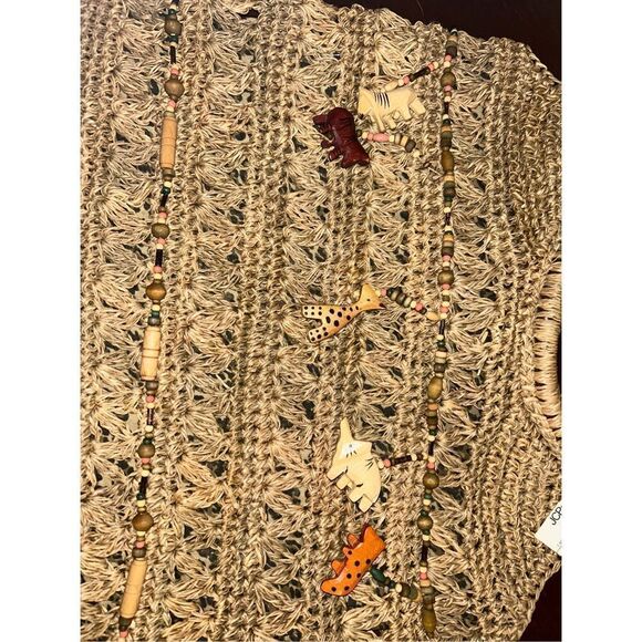 NWT St. John’s bay straw Rafia bag with wooden handles and animals - Picture 3 of 5